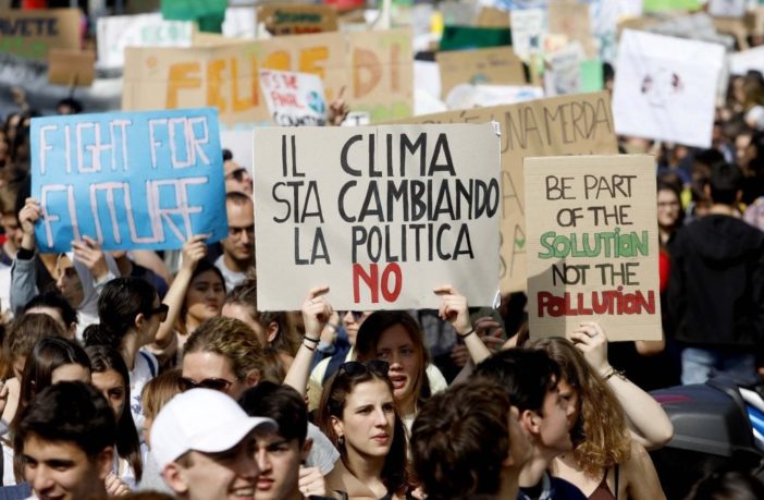 Ambientalismo e politica. Perché in Italia manca un movimento verde incisivo e maturo?