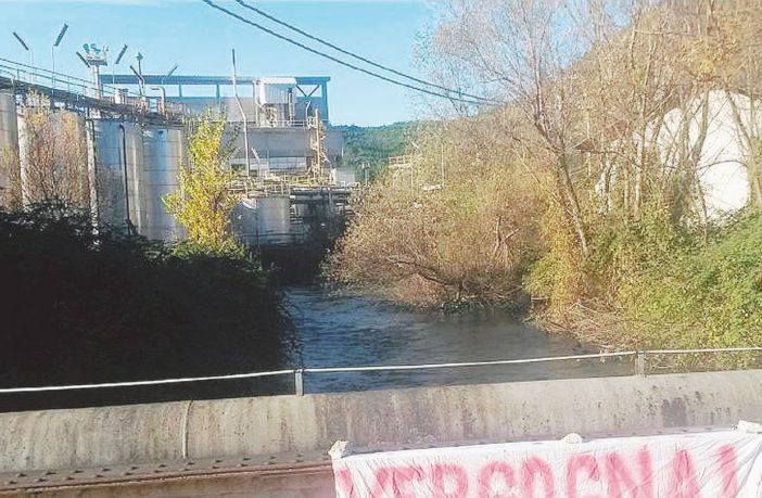 Acque al veleno. A Bussi, in Val Pescara, bomba ecologica innescata da mezzo secolo