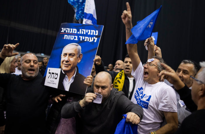 Israele e “re Bibi” verso le quinte elezioni in due anni (e riparte anche il processo)