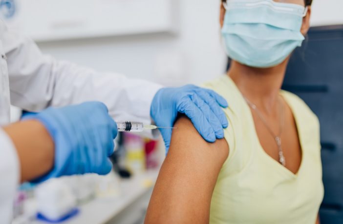 Lotta al Covid e obbligo vaccinale: gli interrogativi e i dubbi dei giuristi