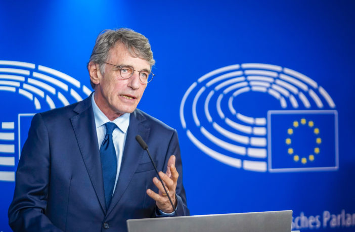 Sassoli nel mirino di Putin: la democrazia europea attaccata dalla “democratura” moscovita
