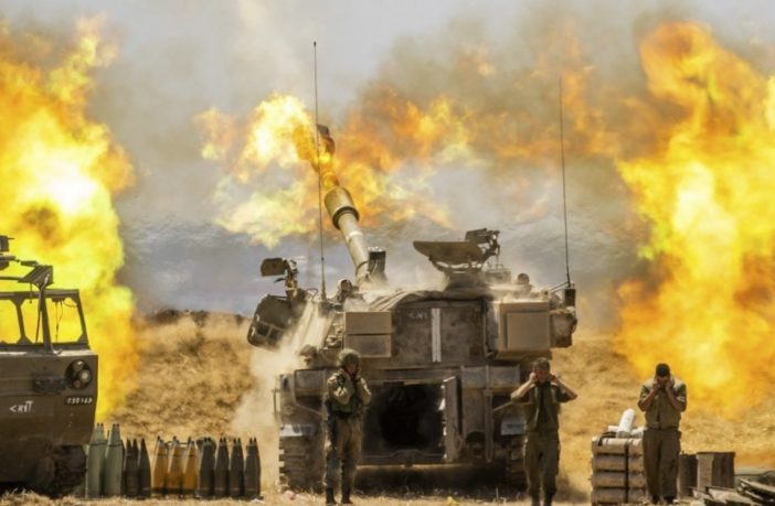 È guerra. Razzi su Israele e bombe su Gaza: il Medio Oriente di nuovo in fiamme