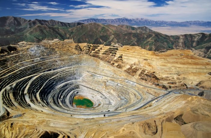 Minerali, terre rare e geopolitica: la corsa al litio per fermare il riscaldamento globale