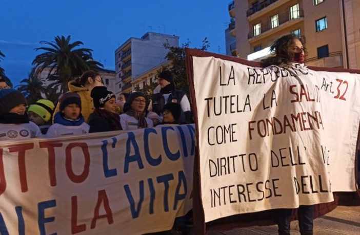 L’Ilva e la giustizia, il lavoro e la salute, l’acciaio e l’ambiente: i nodi al pettine di Taranto
