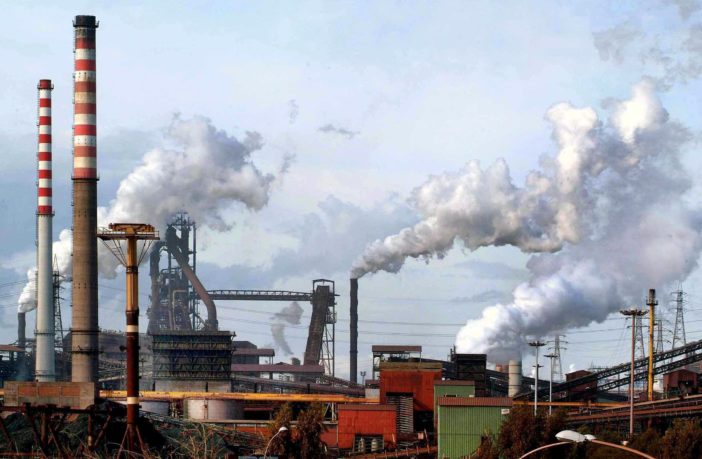 A Taranto la salute non è d’acciaio. Maxi condanne al processo Ilva “Ambiente Svenduto”