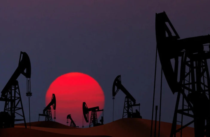 Transizione energetica di Enel ed Eni: dottor Jekyll e mister Hyde, Starace e Descalzi