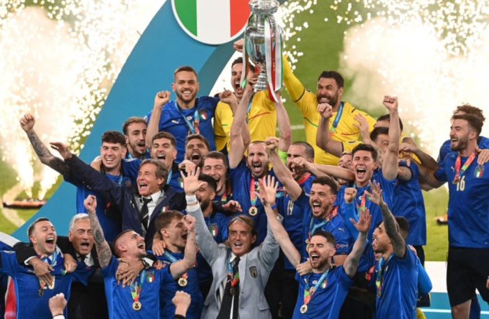 Azzurra vetta d’Europa: il capolavoro di Mancini e del suo “tutti per uno”