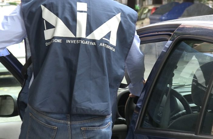 Pecunia non olet, ma chi la maneggia puzza: le mafie d’oggi nel “caso Emilia”