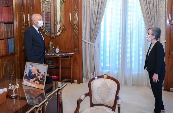 Tunisia. La prima donna première ministre del mondo arabo: se son gelsomini, fioriranno