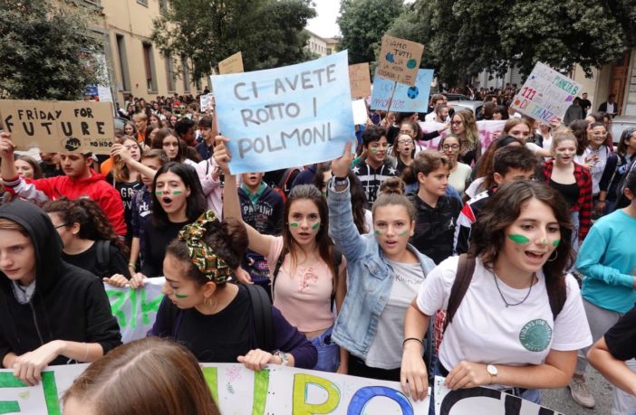 Crisi climatica: il 29 ottobre mobilitazione contro bla bla bla, menzogne e promesse mancate