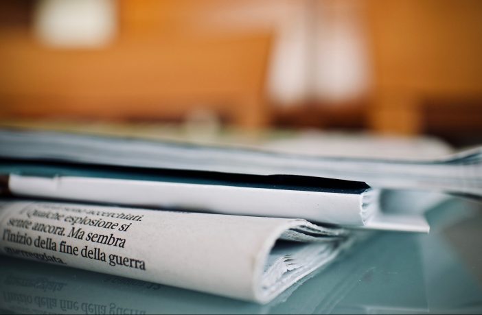 Crisi del giornalismo. C’è un tarlo in redazione: la pubblicità mascherata da notizia