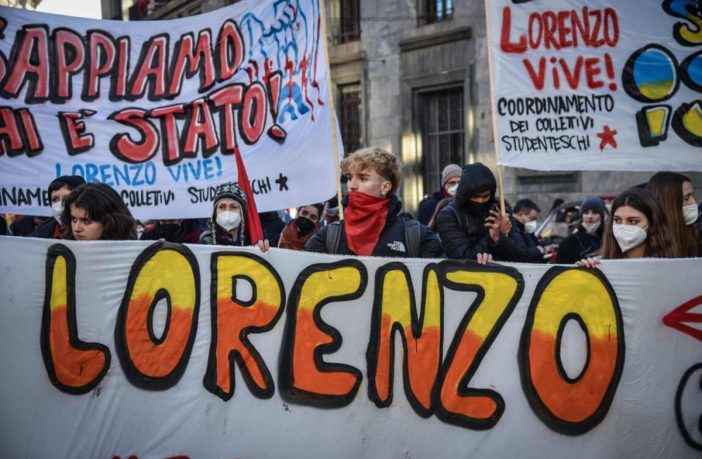 Il bastone per gli studenti in piazza contro l’alternanza scuola-lavoro, senza nemmeno la carota