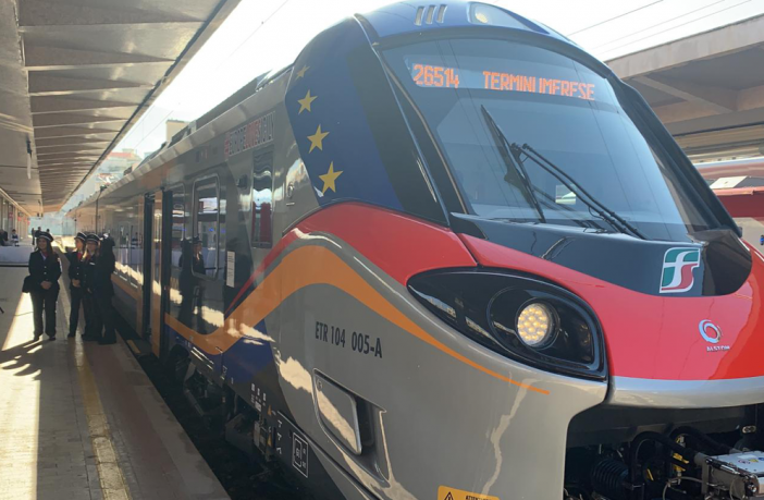 La ferrovia in Sicilia, capolista nazionale delle tratte abbandonate: il treno che si morde la coda