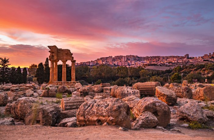 Il rigassificatore di Porto Empedocle minaccia i Templi di Agrigento: «occorre coltivare la bellezza»