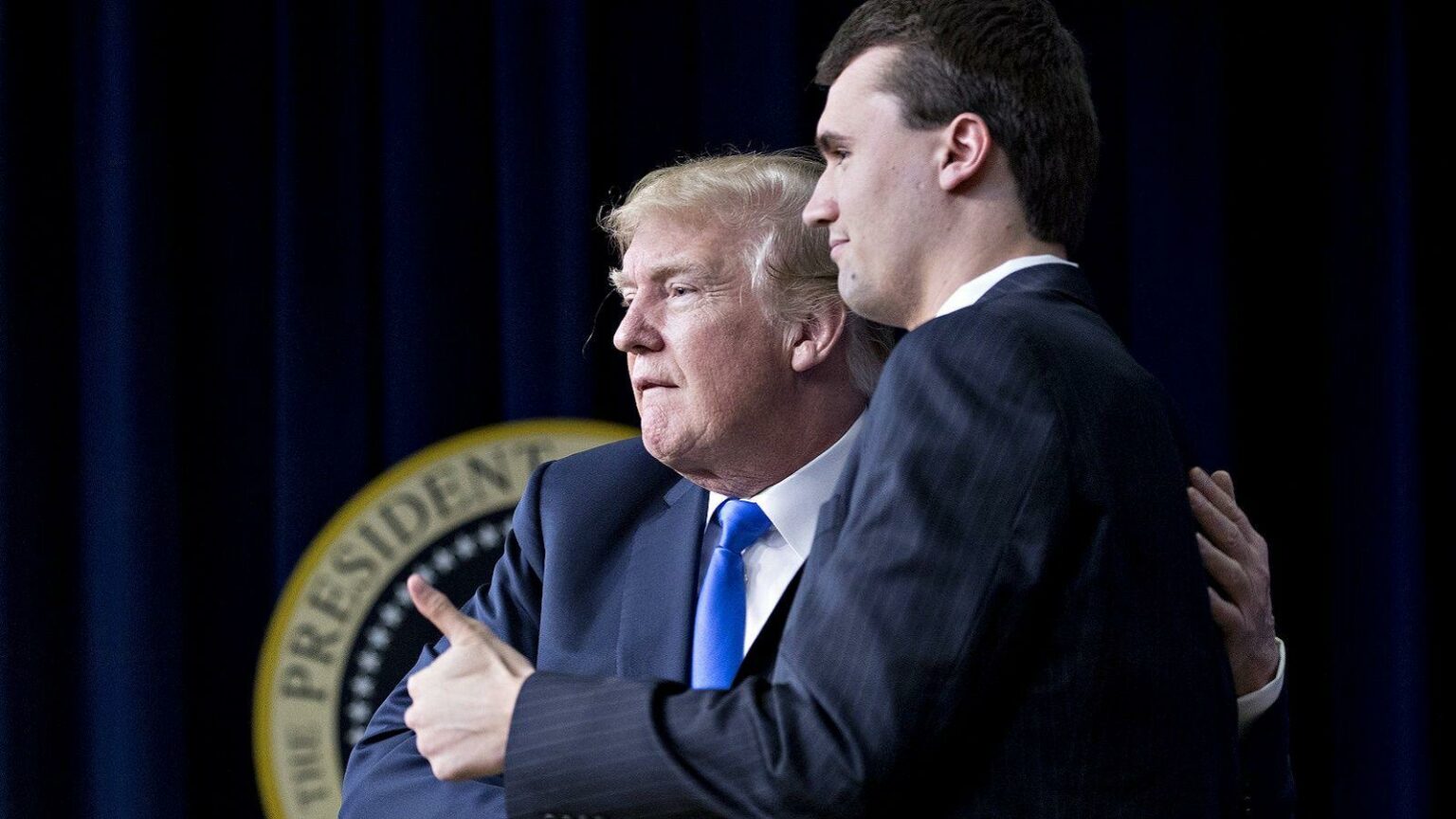L’assassinio di Charlie Kirk e le menzogne di chi lo santifica. “Chi semina vento raccoglie tempesta”…