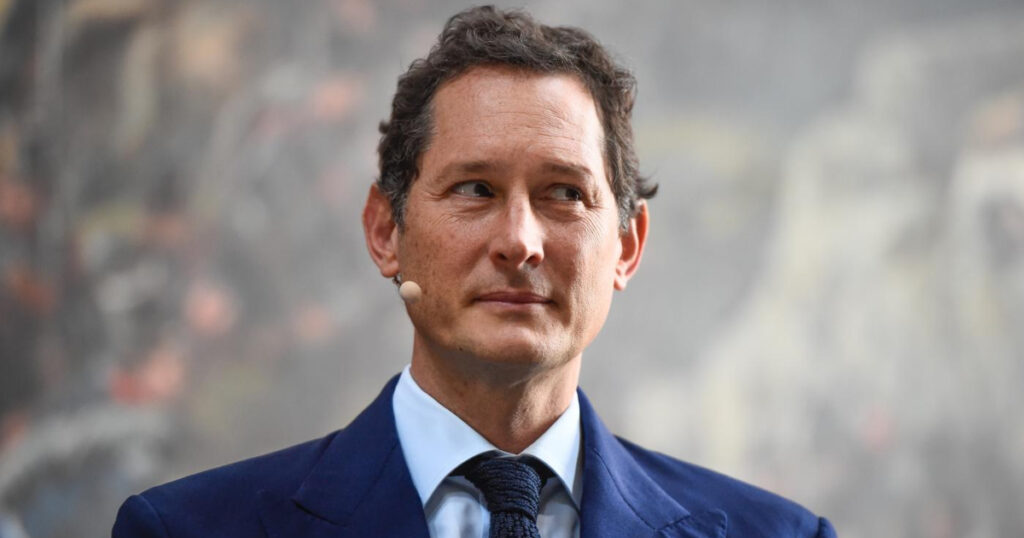 L’ereditiero John del “fardello” Agnelli: un mite che sorride o l’uomo di finanza che prende al balzo i dazi di Trump?