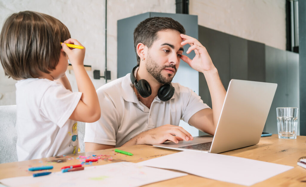 Torna a crescere lo smart working. Le nuove norme sul “lavoro agile” rendono meno sicuri gli smart workers?