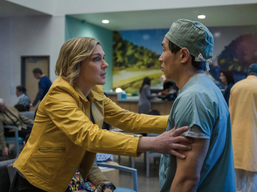 “Pluribus”, il mondo trasformato da un virus galattico: la serie tv di Vince Gilligan in cui tutti sono felici