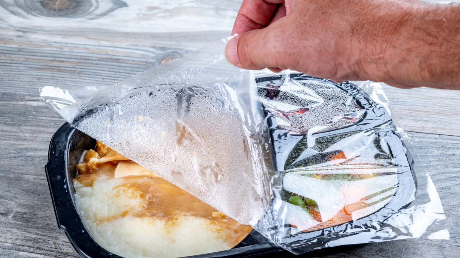 L’Italia della cucina Unesco e della Dieta mediterranea sotto attacco dei surrogati artificiali della nutrizione