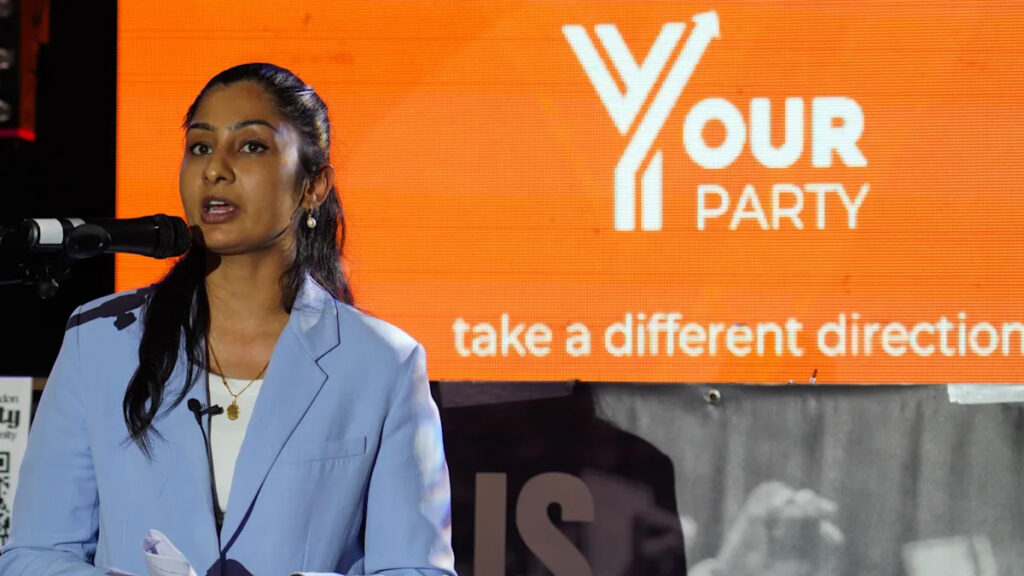 Zarah Sultana e “Your Party” in Gran Bretagna. A sinistra dei laburisti, la fatica (e il rischio) di un ‘parto cesareo’