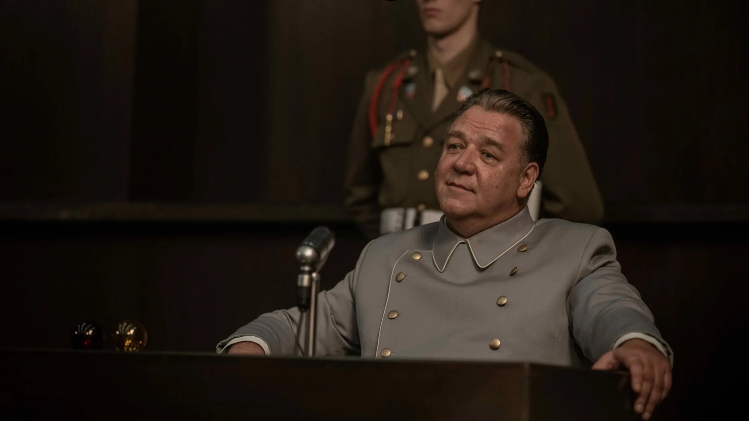 “Norimberga” con Russell Crowe e Rami Malek: l’origine del male e l’occasione persa di James Vanderbilt