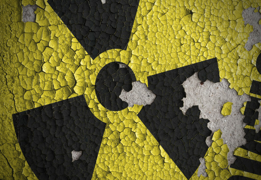 Il “nucleare sostenibile” (fra virgolette) stravolge l’identità energetica disegnata in Italia da due referendum popolari