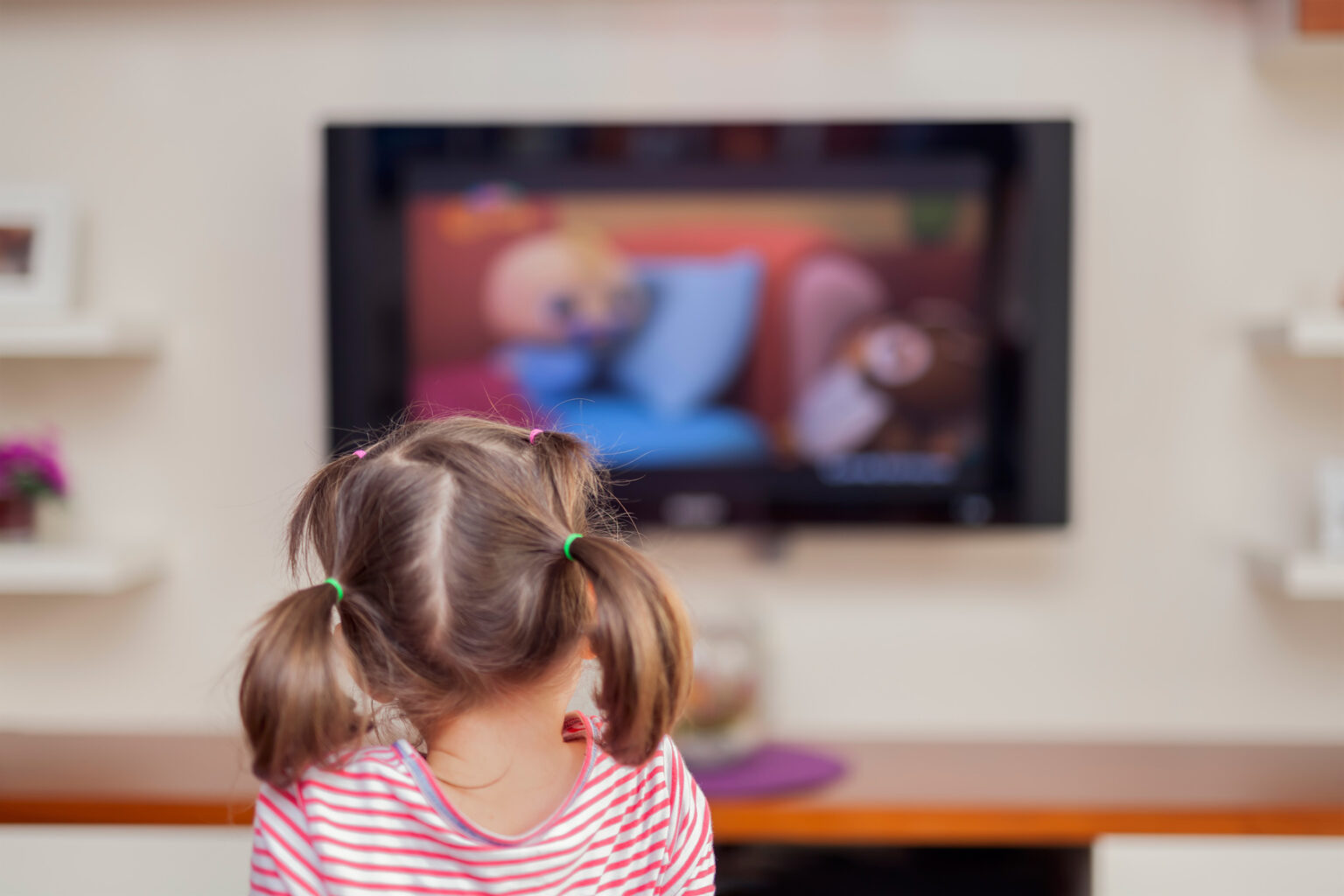 «Chi decide cosa mettere nel piatto dei nostri figli e nel loro immaginario?». Non può essere la pubblicità