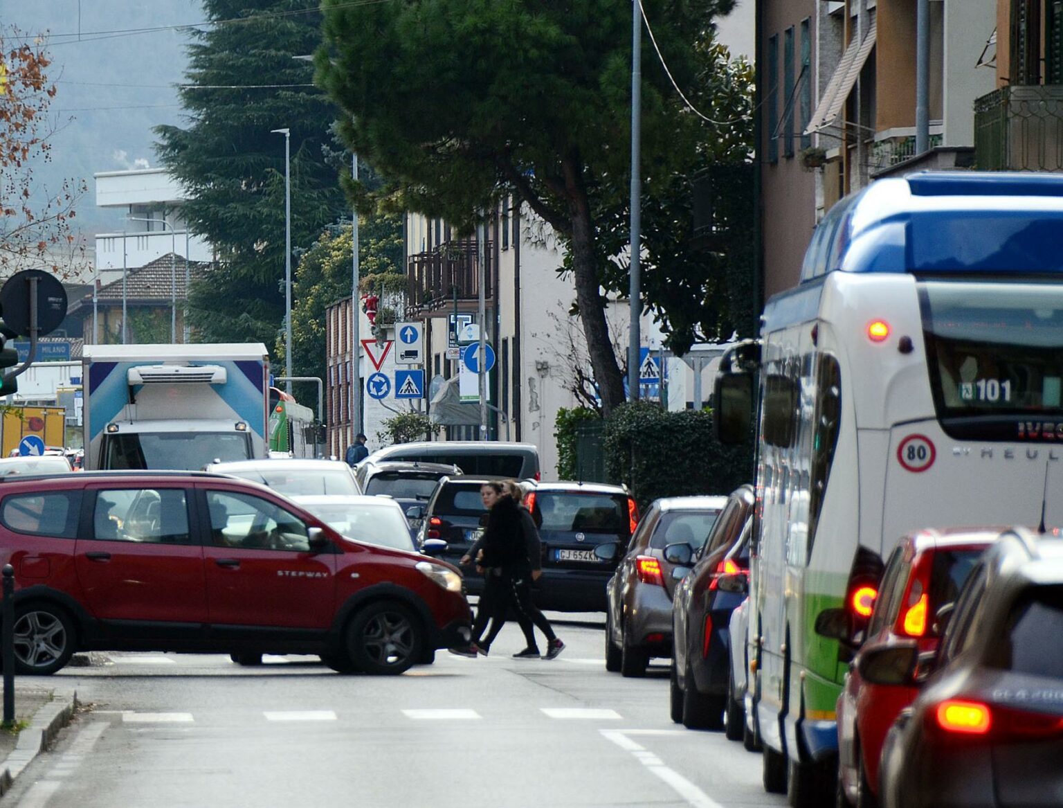 Tristi primati. L’Italia guida la classifica europea delle auto private: accese per mezz’ora, solo quattro giorni al mese