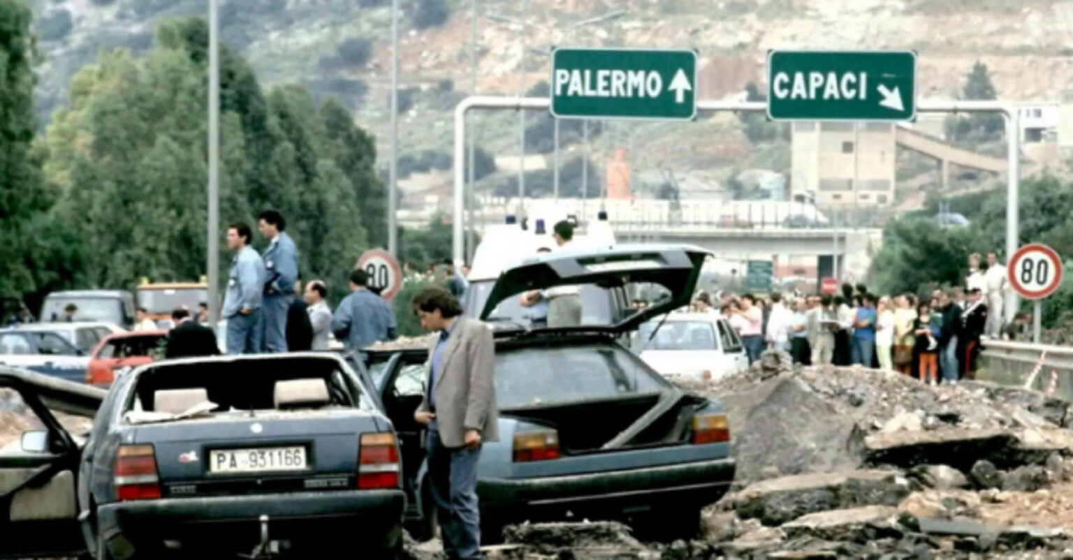 23 maggio, strage di Capaci. Nella liturgia civile, la memoria è contesa e l’apologia dell’ipocrisia avanza